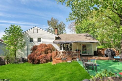 93 Kakeout Rd, Kinnelon, NJ 07405-1937