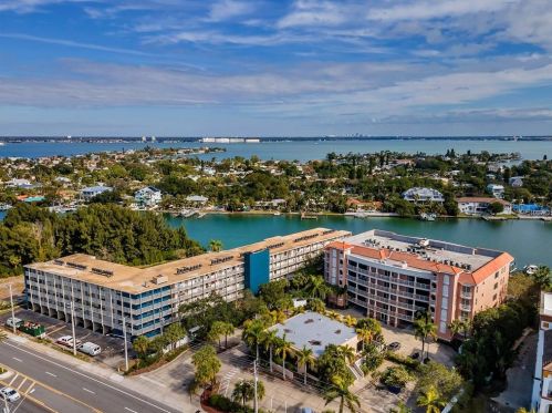 3805 Gulf Blvd, Saint Petersburg, FL 33706-3917