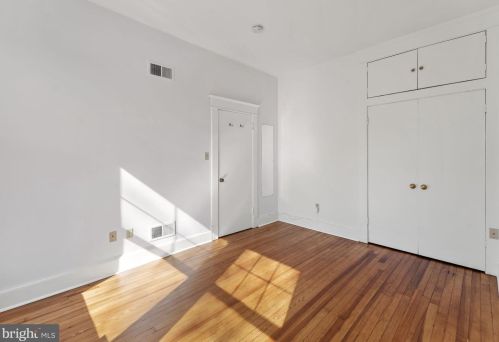 916 Capitol St, Washington DC 20003-1533 exterior