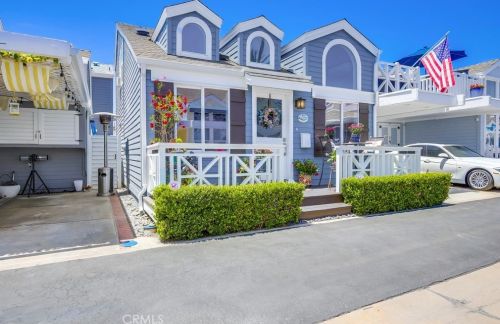 24 Bolivar St, Newport Beach CA  92663-4443 exterior