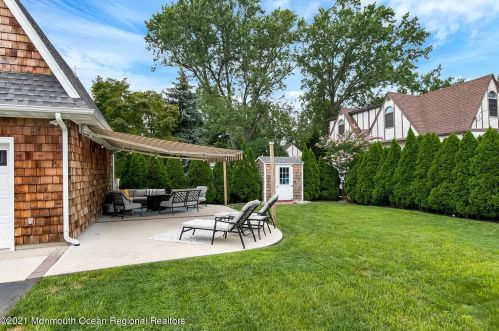 83 Lovett Ave, Little Silver NJ  07739-1420 exterior