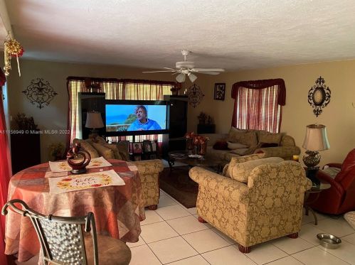 1624 23 Ave, Hollywood FL 33020-1215 exterior