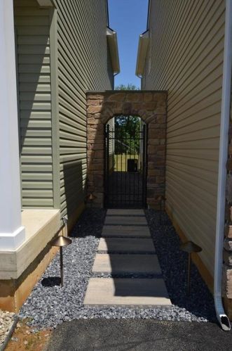 2225 Huntington Ln, Easton PA  18040 exterior