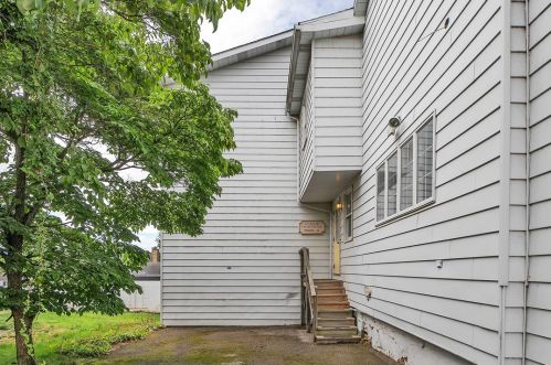 913 Main St, Latrobe PA  15650-1636 exterior