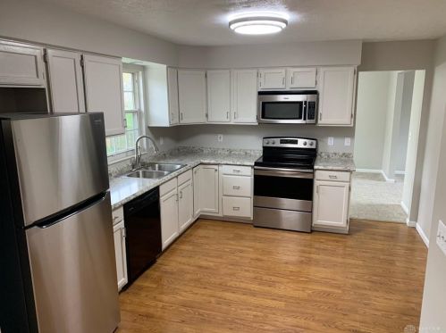 2249 Rosina Dr, Miamisburg OH  45342-6421 exterior