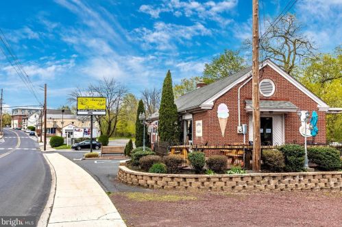 309 Williams Cir, Collegeville PA  19473-2344 exterior