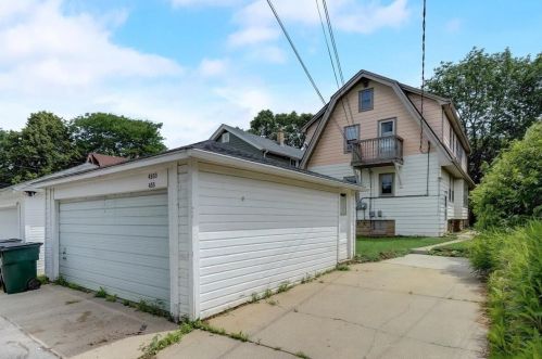 4533 Newhall St, Milwaukee, WI 53211-1528