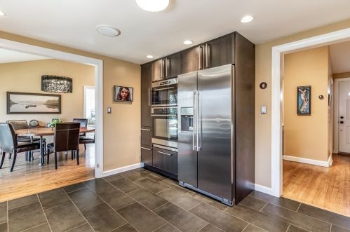 6 Wakeland Rd, Dover MA  02030-2055 exterior