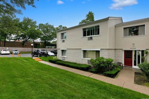 52 Richmond Blvd, Hauppauge, NY 11779-3629