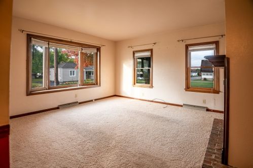 437 Line St, Hermitage PA  16150-1208 exterior