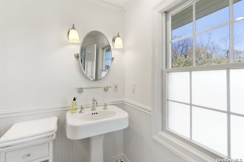 63745 Route 25, Southold NY  11971-4719 exterior