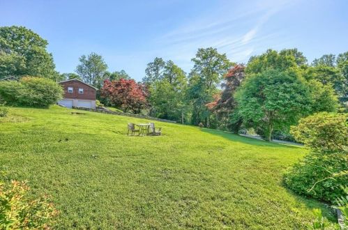 3 Hemlock Dr, Mahopac NY  10541-5357 exterior