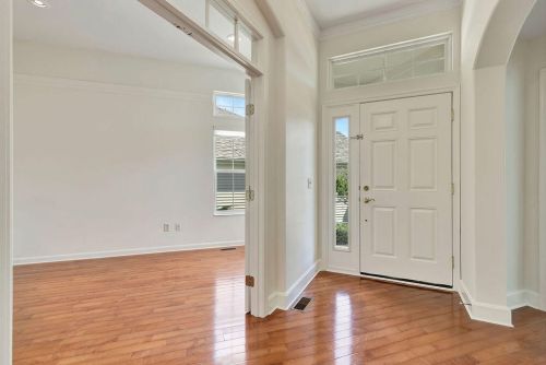 654 Silver Ledge Dr, Newport, KY 41076-7114