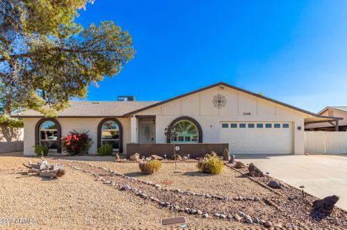 3749 Angela Dr, Glendale, AZ 85308-3108