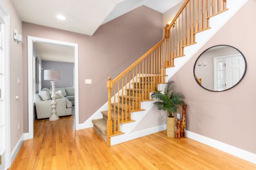 49 Sandy Ln, Dover NH  03820-5900 exterior