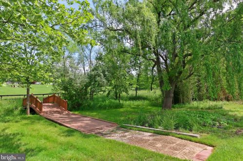 12760 Beebe Ct, Lovettsville VA  20180-2778 exterior