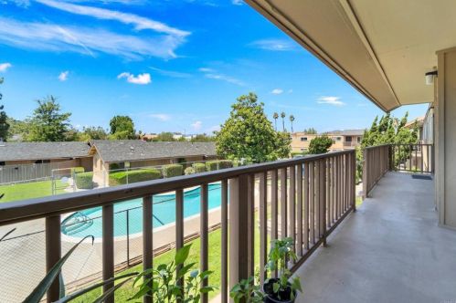 903 Jamacha Rd, El Cajon CA  92019-3203 exterior