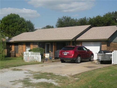 134 6th St, Krum, TX 76249-5337