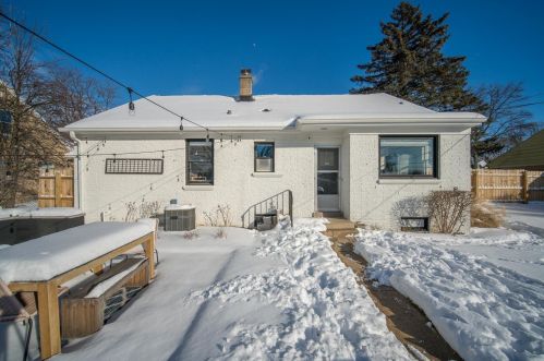 3265 93rd St, Milwaukee WI  53222-3510 exterior