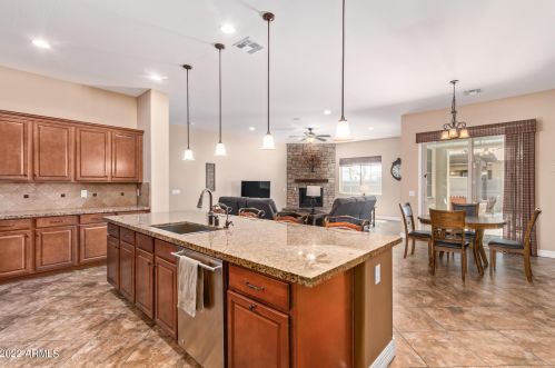 1525 Scorpio Pl, Chandler AZ 85249-5126 exterior