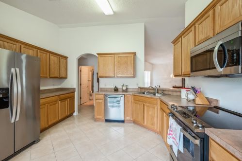 328 Grand Canal Dr, Kissimmee FL  34759-4344 exterior