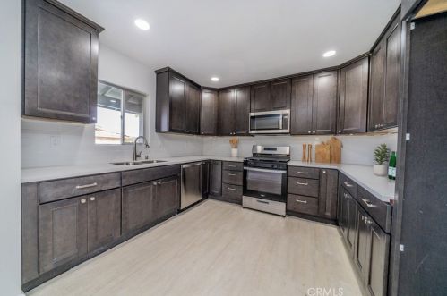 760 Canary St, Colton CA  92324-1506 exterior