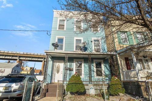 158 Pulaski Ave, Perth Amboy, NJ 08861-2918