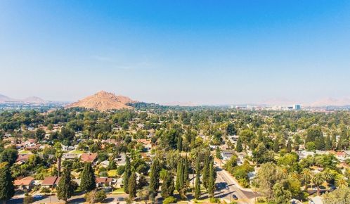 4684 Linwood Pl, Riverside CA 92506-1029 exterior