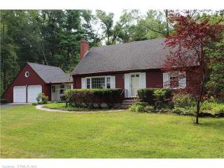 25 Woods Rd, Bloomfield, CT 06002-1120
