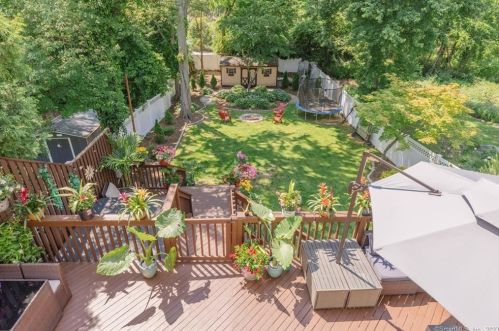 25 Clifford Ave, Stamford CT  06905-3608 exterior