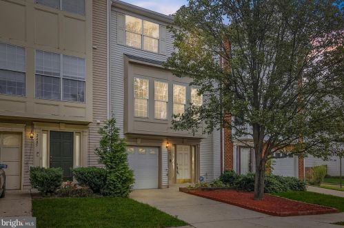 2487 Wheat Meadow Cir, Herndon, VA 20171-3055