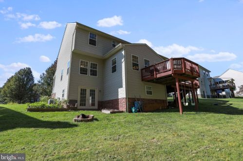 436 Spyglass Hill Dr, Charles Town WV  25414-4053 exterior
