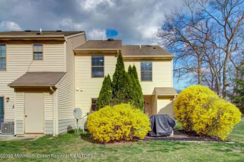 1300 Dahlia Ct, Jackson Twp NJ  08527-4131 exterior