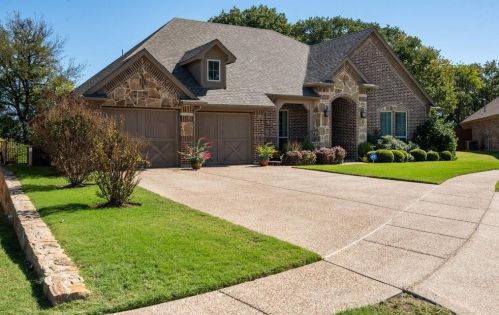 1010 Burkburnett Dr, Weatherford TX  76087-2819 exterior