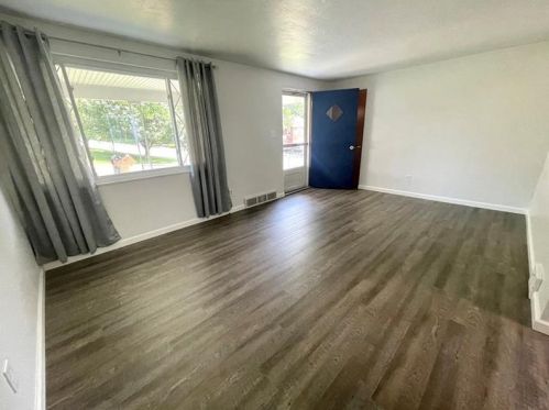 228 Calvert St, Bridgeville PA  15017-1916 exterior