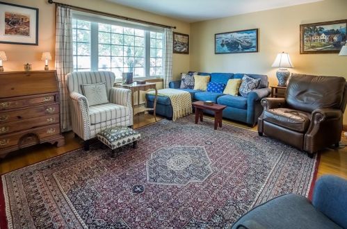 17 Barden Ln, Warren RI  02885-3607 exterior