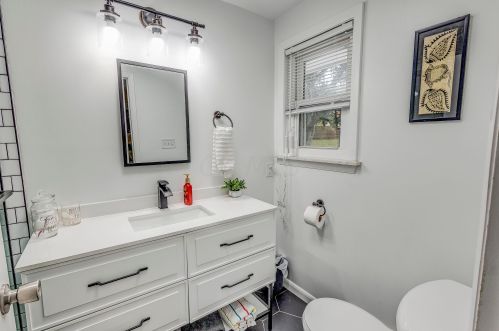 302 Teryl Dr, Mount Vernon OH  43050-2938 exterior