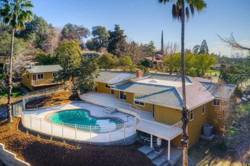 15 Woodcrest Dr, Oroville CA  95966-5518 exterior