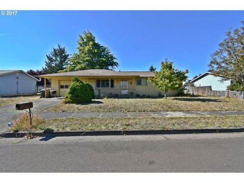 840 12th St, Lebanon, OR 97355-1316