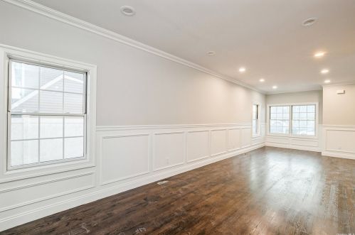 57 Bobwhite Ln, Hicksville NY  11801-4520 exterior