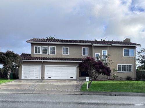 563 Highland Ave, Princeton By The Sea, CA 94019-1703