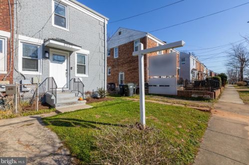 5502 B St, Washington, DC 20019-6356