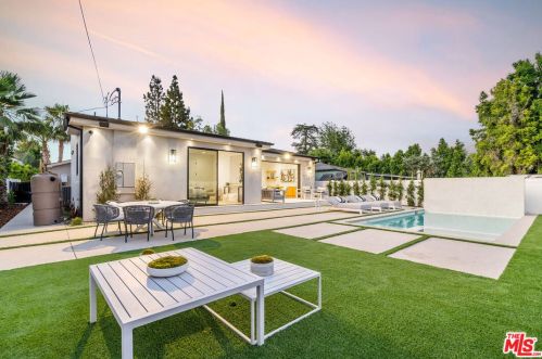 12600 Emelita St, North Hollywood CA  91607-1017 exterior