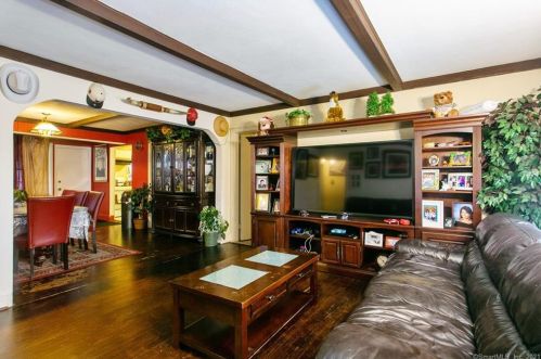 12 Judy Ln, Stamford, CT 06906-2127
