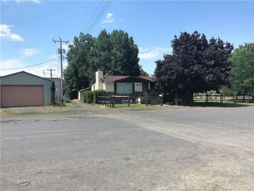 12 Broadway St, Wilbur, WA 99185-9739
