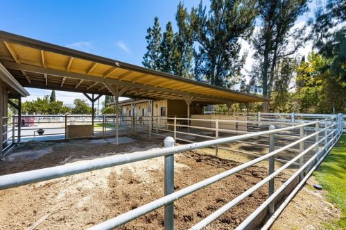 11389 Orange Park Blvd, Orange CA  92869-2118 exterior