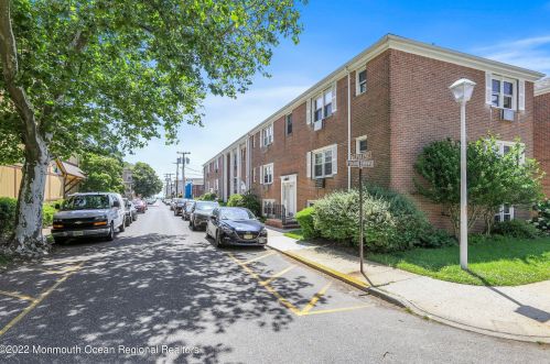 20 Arlington Ct, Ocean Grove, NJ 07756-1532