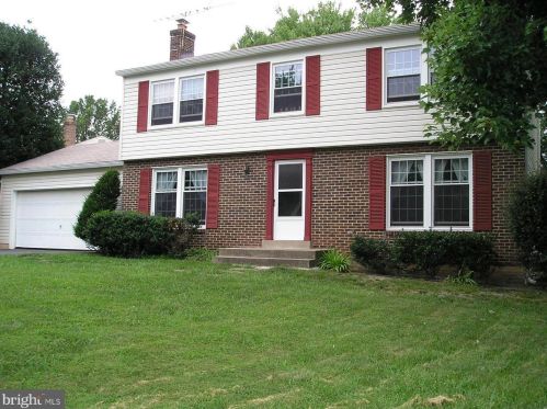 12700 Coronation Rd, Herndon VA  20171-2718 exterior