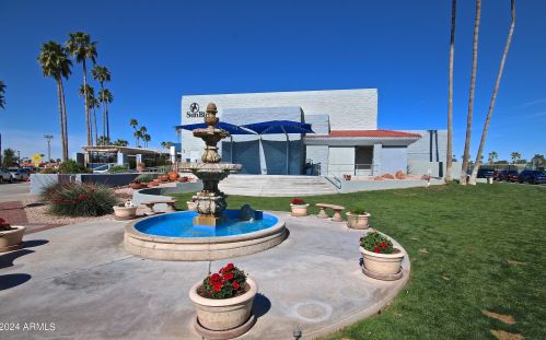 1717 Lindrick Dr, Chandler AZ 85249-5033 exterior