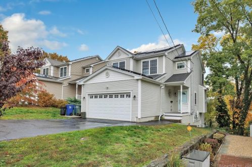 120 Hillcrest Rd, Bridgeport, CT 06606-3123